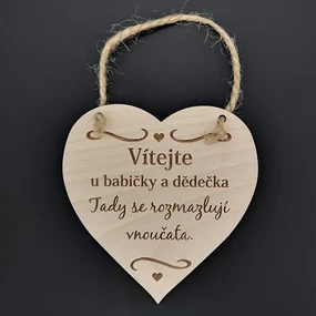 AMADEA Drevené srdce s textom Vitajte u babičky a deduška, tu.., masívne drevo, 16 x 15 cm