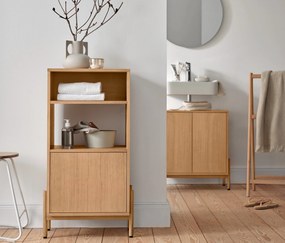 Kúpeľňová skrinka s drevenou dyhou