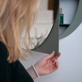 Sivozelená kovová závesná/so zrkadlom kúpeľňová skrinka 55x55 cm Sonnet – Spinder Design