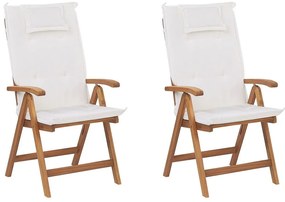 Sada 2 záhradných stoličiek z agátového dreva s vankúšikmi biela JAVA Beliani