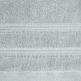 Osuška GLORY v tmavo šedej farbe, s velúrovým okrajom a lesklou niťou Šírka: 70 cm | Dĺžka: 140 cm