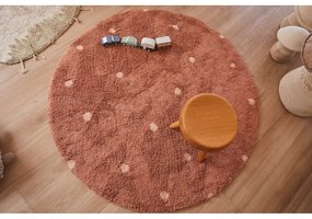 Prateľný ručne tkaný bavlnený detský koberec v tehlovej farbe ø140 cm Round Dot Chestnut – Lorena Canals