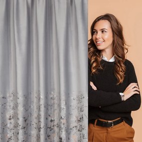 Dekorstudio Zamatový záves MARIELA zdobený jemnou potlačou vetvičiek - strieborný