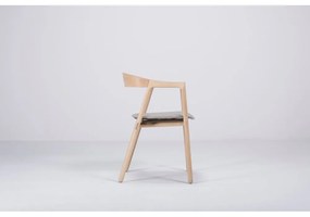 Jedálenská stolička z masívneho dubového dreva so sivým sedadlom Gazzda Muna