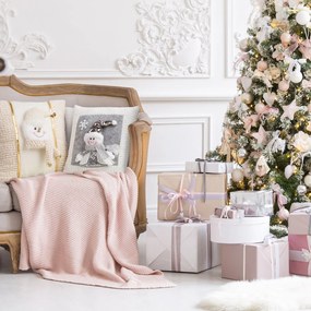 VIANOČNÁ DEKORAČNÁ OBLIEČKA NA VANKÚŠ KEVIN 40X40 CM VZOROVANÁ