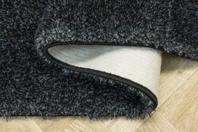 Metrážny koberec Shaggy Silky 78 čierny