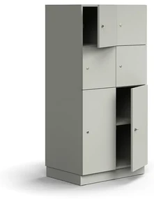 Priehradková skrinka QBUS, 6 priehradiek, so soklom, 1636x800x570 mm, svetlošedá