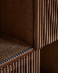 Tmavohnedá knižnica v dekore orecha s posuvnými dverami 84,5x170x42,5 cm Beyla – Kave Home