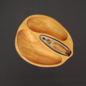 AMADEA Drevená miska v tvare orecha s luskáčikom, masívne drevo gabon, 23x28x4, 5 cm