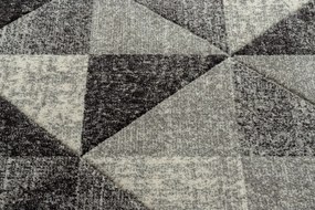 Kusový koberec FEEL Triangle sivý