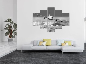 Obraz - Lietadlo v oblakoch, čiernobiele (150x105 cm)