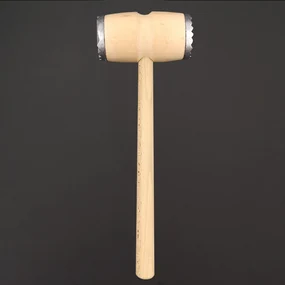 AMADEA Drevená palička na mäso s kovom, masívne drevo, dĺžka 28 cm