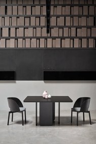 Štvorcový jedálenský stôl arq čierny 137 x 137 cm MUZZA