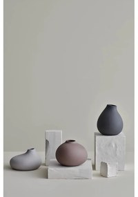 Tmavosivá porcelánová váza (výška 17 cm) Nona – Blomus