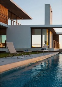 Kovové záhradné ležadlo v prírodnej farbe Taylor – Bizzotto