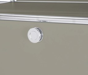 Kovová vešiaková stena »CN3« s 2 výklopnými priečinkami a 2 zásuvkami, svetlosivá