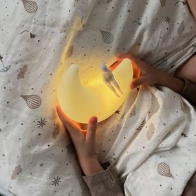 Cam Cam ApS Nočná lampička s farebným svetlom Moon Shell Off-White