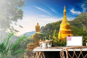Tapeta zlatý Budha obklopený stromami