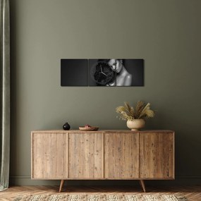 Obraz - Čiernobiely portrét zvodnej ženy (s hodinami) (90x30 cm)