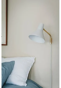 Nástenná lampa Carin, biela / mosadz