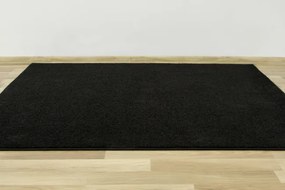 Metrážny koberec Lima 790 čierny