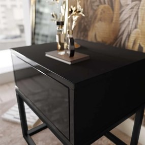 NOČNÝ STOLÍK EDWARD II ČIERNY VYSOKÝ LESK + OCEĽOVÝ PODSTAVEC