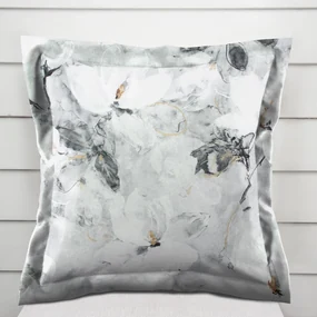 Biante Zamatová obliečka na vankúš s lemom Tamara TMR-006 Designové kvety na sivom 40 x 40 cm