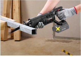 Parkside Performance®  Aku chvostová píla 20 V Pssap 20-Li E6 + Akumulátor 20 V/4 Ah + Rýchlonabíjačka 20 V/4,5 A  (800011865)