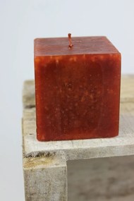 Hnedá voňavá sviečka v tvare kocky 7cm