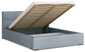 Svetlomodrá zamatová čalúnená dvojlôžková posteľ s úložným priestorom s roštom 140x200 cm Hiko – Makamii