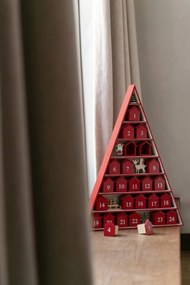Adventní kalendář strom a domeček červený z překližky – 32*5,5*45 cm