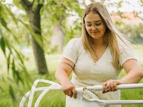 Horčicová plastová stolička KATO