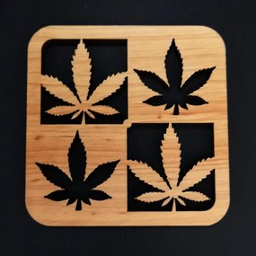 AMADEA Drevený podtáček hranatý so 4 listami, masívne drevo, 10x10 cm