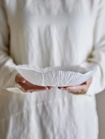 Bloomingville Dekoratívna sklenená misa Iani White Ø 26 cm