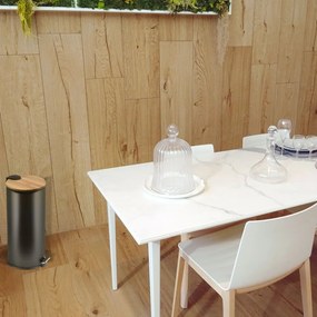 Matne čierny nášľapný oceľový odpadkový kôš 30 l Adonis – Spirella