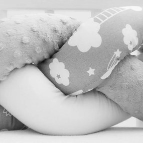 NEW BABY Ochranný mantinel do postieľky vrkoč New Baby Minka a Obláčik sivý