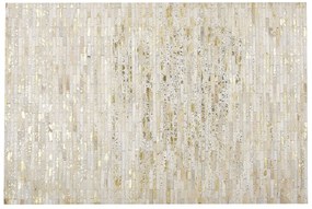 Kožený koberec 140 x 200 cm béžová/zlatá TOKUL Beliani