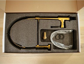 Gamma Spiral, stojanková drezová batéria s elastickou výlevkou, zlatá lesklá, GMA-BSL-GD