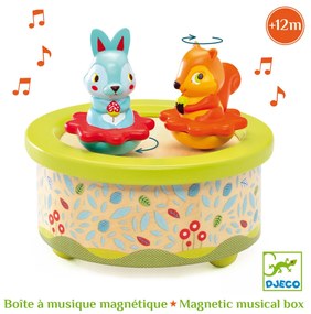 Hracia skrinka – veverička a králiček