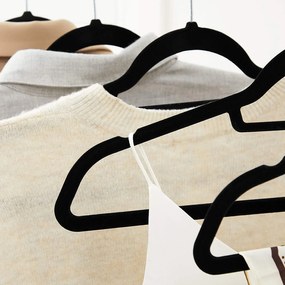 Ultra tenké zamatové vešiaky, 50 ks, čierne