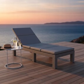 Robustné záhradné ležadlo k bazénu a na terasu - sivé s vankúšom