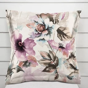 Biante Zamatová obliečka na vankúš s lemom Tamara TMR-050 Abstraktné fialové kvety na smotanovom 50 x 50 cm