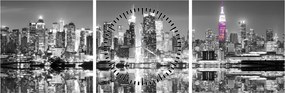 Obrázok - New York a fialový mrakodrap (s hodinami) (90x30 cm)