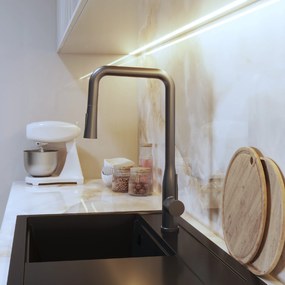 Gamma Steel Edge, vysoká drezová batéria s výsuvnou spŕškou, grafitová, GMA-BSLE-GM