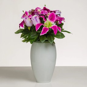 Ľalia, ruža a hortenzia vo fialovej farbe. Aranžovaná kytica ELEONORA.