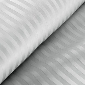 Dekorstudio Saténové posteľné obliečky VERA s jemnými prúžkami v striebornej farbe Rozmer posteľných obliečok: Šírka x Dĺžka: 140x200cm + 1ks 70x80 cm