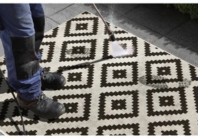 Čierno-krémový vonkajší koberec NORTHRUGS Malta, 80 x 345 cm
