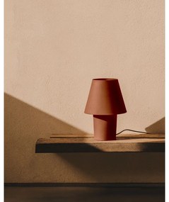 Stolová lampa v terakotovej farbe s kovovým tienidlom (výška 30 cm) Canapost – Kave Home