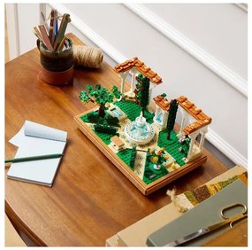 Lego®  Icons 10359 Záhrada s fontánou  (100396783)