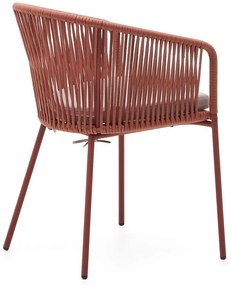 Terakotová kovová/polstrovaná záhradná stolička Yanet – Kave Home